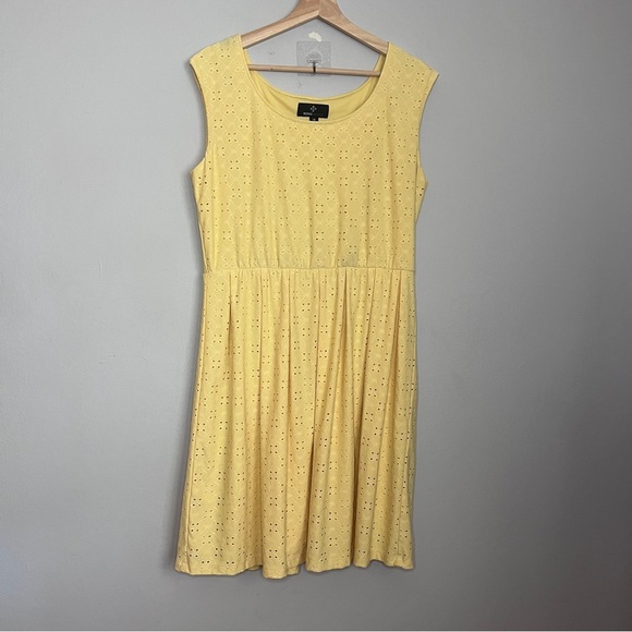 Ronni Nicole Yellow Eyelet Stretch Dress Sze 12 Fully Lined Summer Vtg Style EUC - Picture 1 of 7